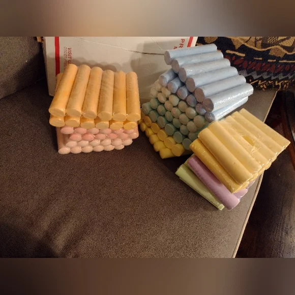 Fun Kids Sidewalk Chalk. - Picture 6 of 7